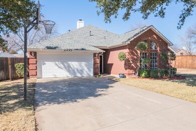 6425 Amundson Rd, North Richland Hills, TX 76182 - photo 2