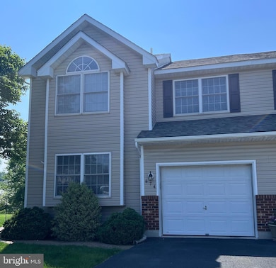 674 Honeysuckle Way, Pennsburg, PA 18073 - photo 2