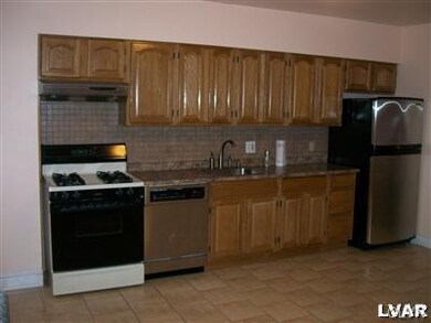 740 N 9th St, Allentown, PA 18102 - photo 4