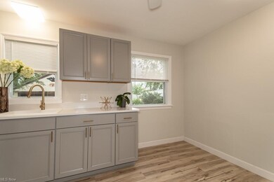 Spacious eat-in kitchen