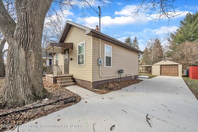 04-209-E-Mason-St-WindowStill-Real-Estat