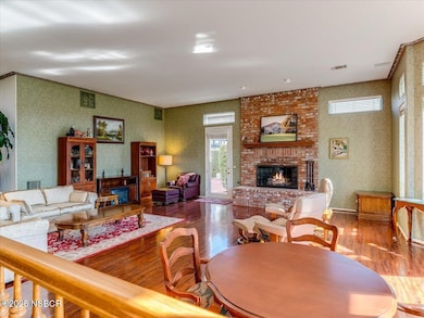 04-Central Coast Media & Marketing _ 100