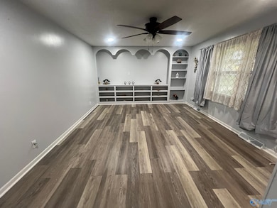 409 Cumberland Dr SE, Huntsville, AL 35803 - photo 2