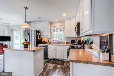 107 Red Wing Ct, Bechtelsville, PA 19505 - photo 5