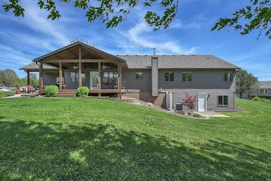 6 Nancy Dr, Maryville, IL 62062 - photo 2