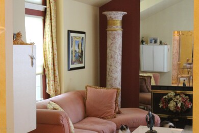 Living Room W/ Fireplace
