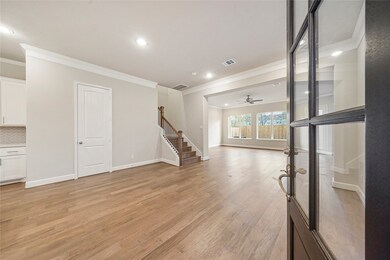 630 W 26th St, Houston, TX 77008 - photo 3