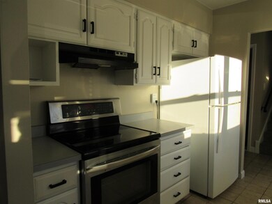 1526 Monterey Ct, Bettendorf, IA 52722 - photo 5