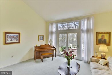 12224 Tildenwood Dr, Rockville, MD 20852 - photo 4