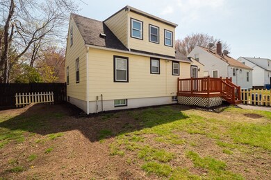 1 Vandergrift St, Lawrence, MA 01843 - photo 4