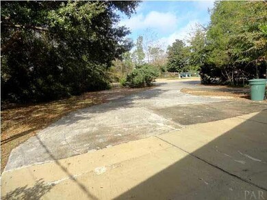 4565 Deerfield Dr, Pensacola, FL 32526 - photo 3