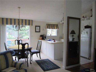 566 Commonwealth Ave, Warwick, RI 02886 - photo 5