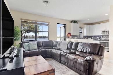 8456 Lake Majesty Ln unit 8456, Parkland, FL 33076 - photo 5