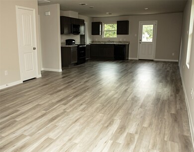 2721 Avenue B, Bay City, TX 77414 - photo 4