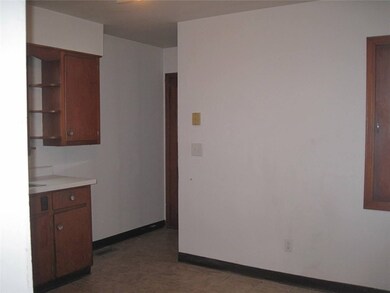 3228 Willis St, Erie, PA 16506 - photo 5