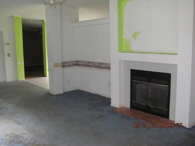 1486 Spann Living Rm