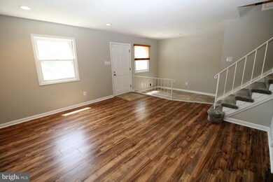 12137 Dove Cir, Laurel, MD 20708 - photo 4