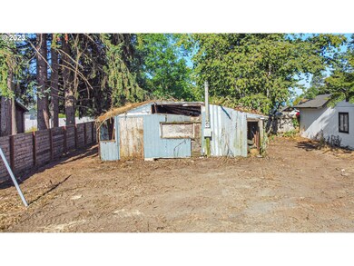 209 N Maple St, Canby, OR 97013 - photo 3