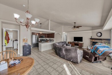 Dining are to living room