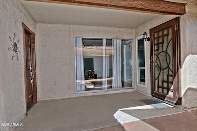 5202 E Tamblo Dr Phoenix AZ-large-006-02