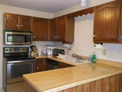 4660 Hawthorne Ct, Middleton, WI 53562 - photo 3