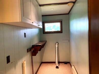 1ST FLOOR LAUNDRY