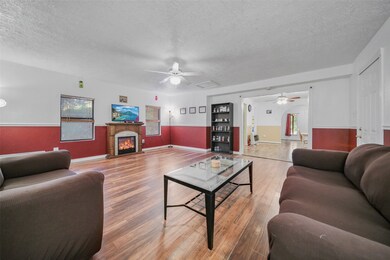 15140 Towerwood Dr, Conroe, TX 77306 - photo 5