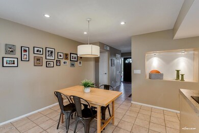 SPACIOUS DINING AREA