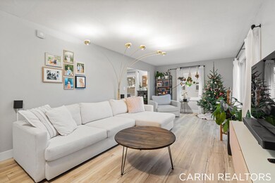 6-web-or-mls-A7404164