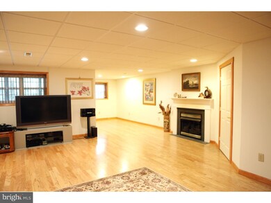 53 Arbor Cir, Colmar, PA 18915 - photo 3