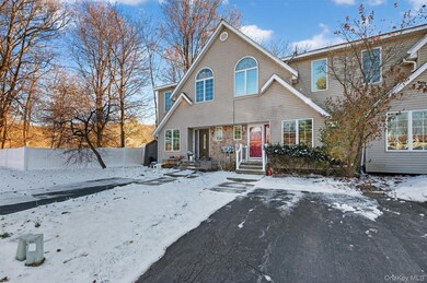90 Roundtree Ct, Beacon, NY 12508 - photo 2