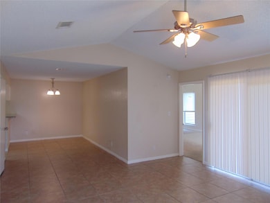 217 Stowaway Cove unit B, Lakeway, TX 78734 - photo 3