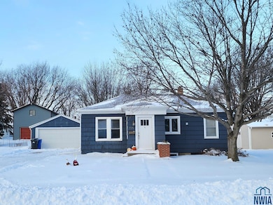 725 1st Ave SW, Sioux Center, IA 51250 - photo 2