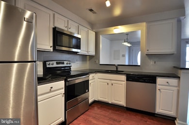 19813 Larentia Dr, Germantown, MD 20874 - photo 3