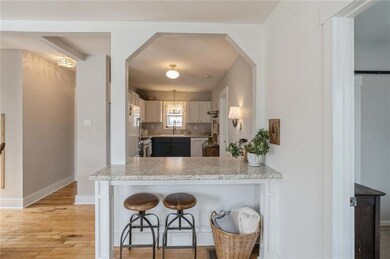 927 W 2nd St S, Newton, IA 50208 - photo 5