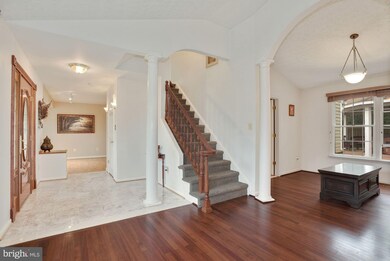 1448 Kingsvale Cir, Herndon, VA 20170 - photo 3