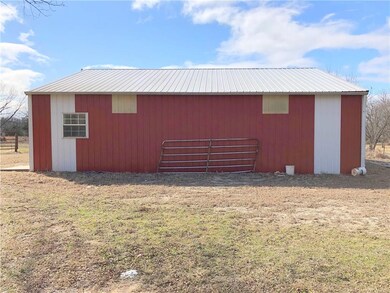 42408 Wolverine Rd, Shawnee, OK 74804 - photo 5