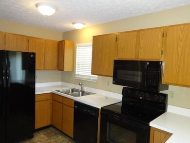 1632 Tall Meadows Dr, Columbus, OH 43223 - photo 3