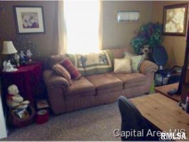 122 N 3rd St W, Virginia, IL 62691 - photo 6