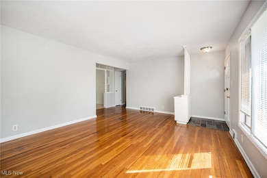 4391 Glenmere Cir, Cleveland, OH 44128 - photo 7