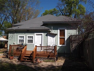 Nice, large deck off the back of the house, perfec