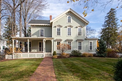 34 Pine St, Exeter, NH 03833 - photo 2