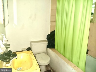 17 Furman St, Trenton, NJ 08611 - photo 5