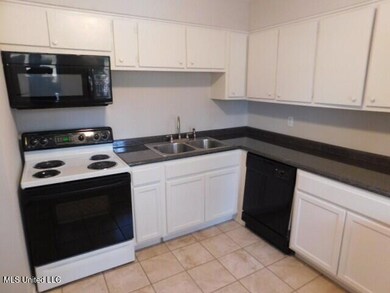 6795 Blocker St unit 5, Olive Branch, MS 38654 - photo 2