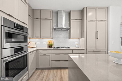 11248 Faraday Park Dr, Reston, VA 20190 - photo 7