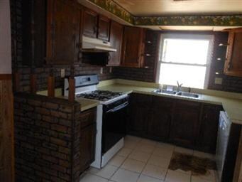 210 Amarillo Dr, Carpentersville, IL 60110 - photo 4