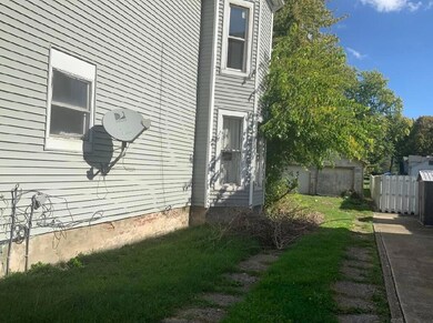 402 Broad St, Conneaut, OH 44030 - photo 4