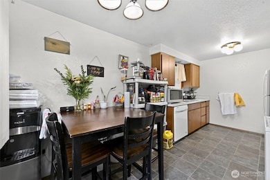 410 10th St, Lynden, WA 98264 - photo 5