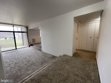 1643 Parkcrest Cir unit 101, Reston, VA 20190 - photo 2