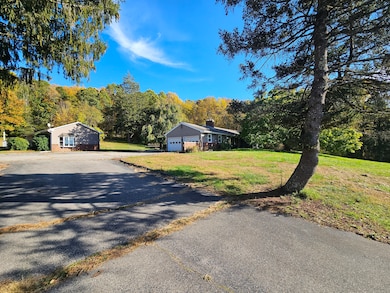 146 Lathrop Rd, Plainfield, CT 06374 - photo 2